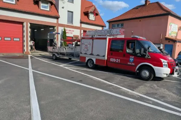 Pierwsze ćwiczenia na łodzi – nowy sprzęt ratowniczy w Dolsku