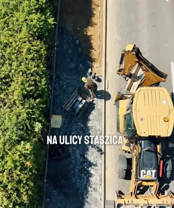 Postęp prac przy budowie ścieżki rowerowej na Staszica i 750-lecia