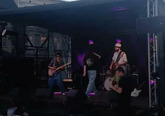 Rockowy finał na śremskim rynku: The Colt’s zakończyli niedzielny wieczór