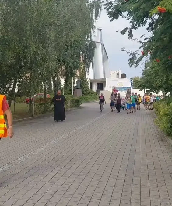 Pielgrzymi ze Szczecina odwiedzili Śrem i wyruszyli na Jasną Górę