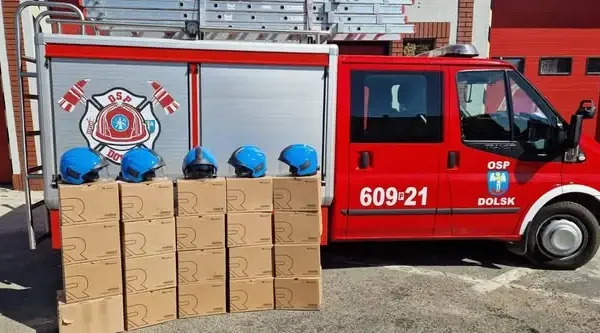 Ochotnicy z Dolsku otrzymali nowoczesne hełmy Rosenbauer Heroes Titan
