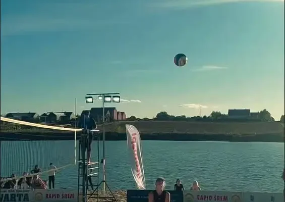 Nocny turniej siatkówki plażowej w Śremie: Krawatka Team triumfuje