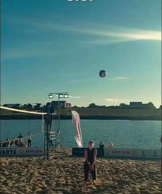 Nocny turniej siatkówki plażowej w Śremie: Krawatka Team triumfuje