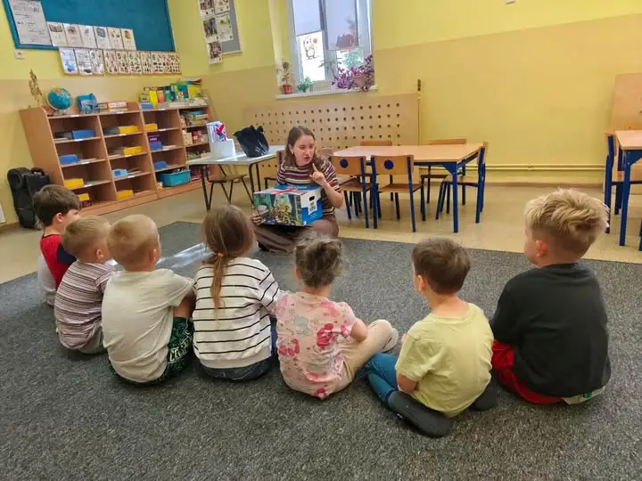 Angielski z wyobraźnią: Gaduła zawitała do przedszkolaków w Brodnicy i Żabnie