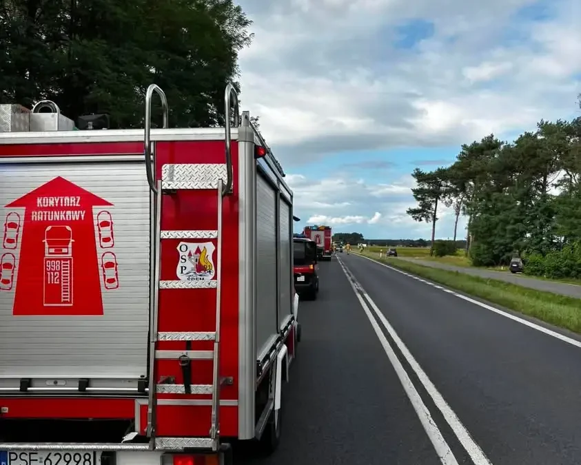 Wypadek w Zbrudzewie: interwencja strażaków z OSP Śrem i Nieslabin