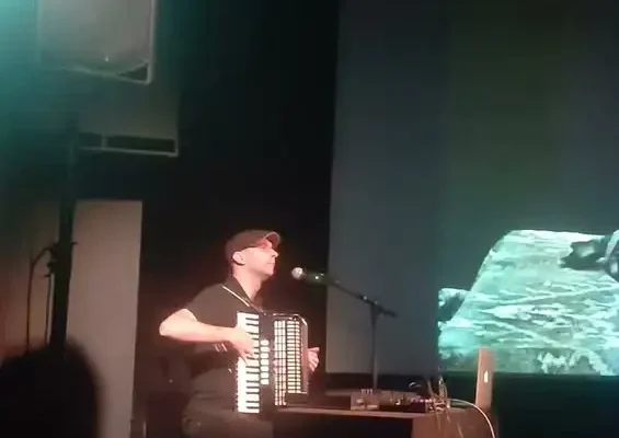 Jubileuszowe spotkanie w kinie „Słonko” – historia i niemy film z muzyką na żywo