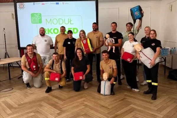 OSP Śrem szkoli druhów: 20 Pierwszych Ratowników gotowych do akcji
