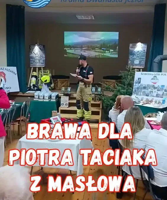 Strażak z Masłowa zdobył Koronę Gór Polski w pełnym umundurowaniu, by pomóc choremu Dawidowi
