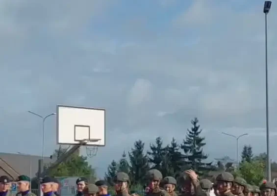 Ślubowanie klas mundurowych w Śremie. Nowe porozumienie z policją