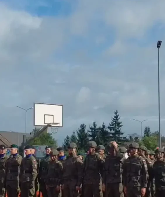 Ślubowanie klas mundurowych w Śremie. Nowe porozumienie z policją