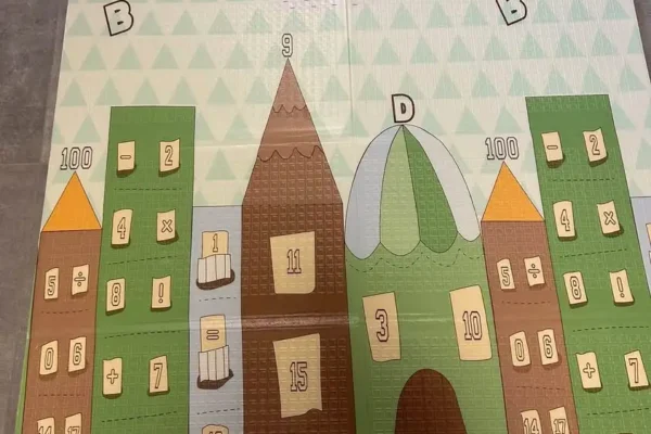 Biblioteka zaprasza mamy z maluszkami – nowa mata piankowa dla najmłodszych