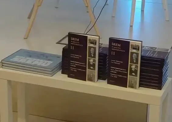 Premiera monografii Szkoły Podstawowej nr 2 w Śremie – 110 lat historii w jednym tomie