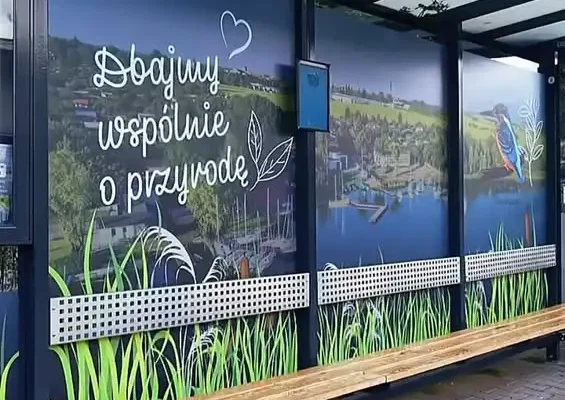 Śrem: dwa kolejne EKO PRZYSTANKI przy ul. Chłapowskiego zmieniły wygląd